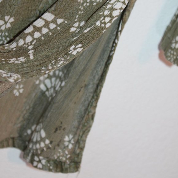 Red's Threads Green Tunic with side split - Picture 6 of 6